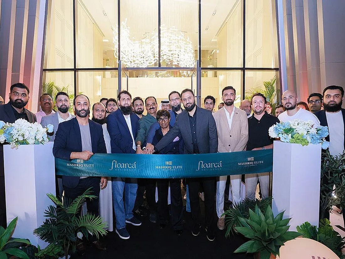 The ribbon cutting at the handover of Floareá Residence, Arjan